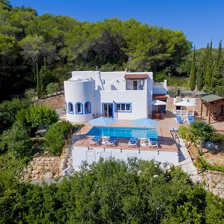 Charming With Pool, Toni Mateu. Villa *