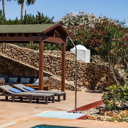 Charming With Pool, Toni Mateu. Villa