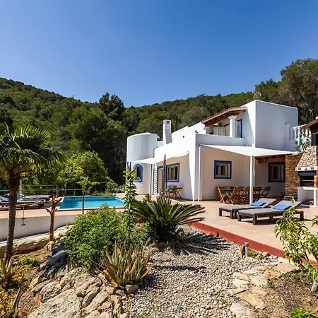 Charming With Pool, Toni Mateu.