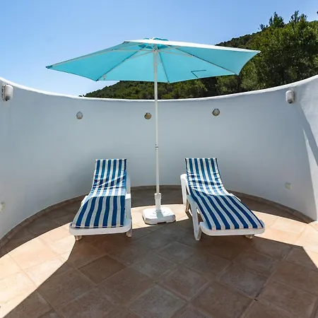 Charming With Pool, Toni Mateu. Βίλα